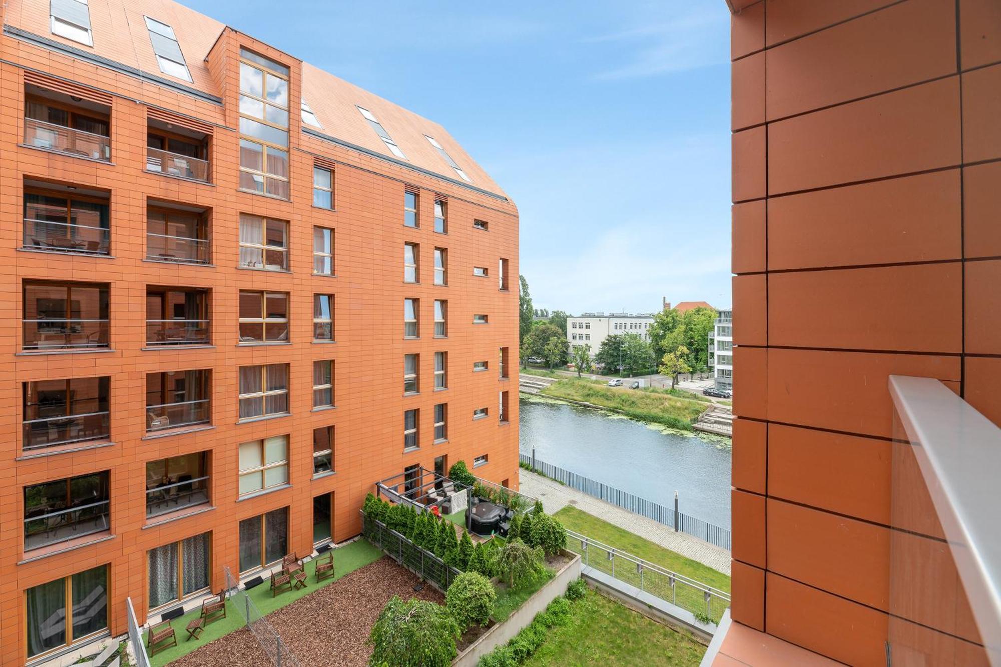 Aura Island Riverside By Downtown Apartments Гданск Екстериор снимка